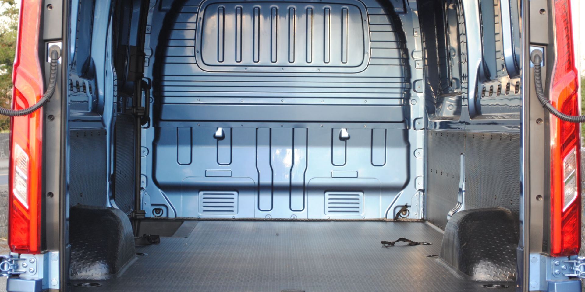 Maxus Deliver 9 Cargo interior