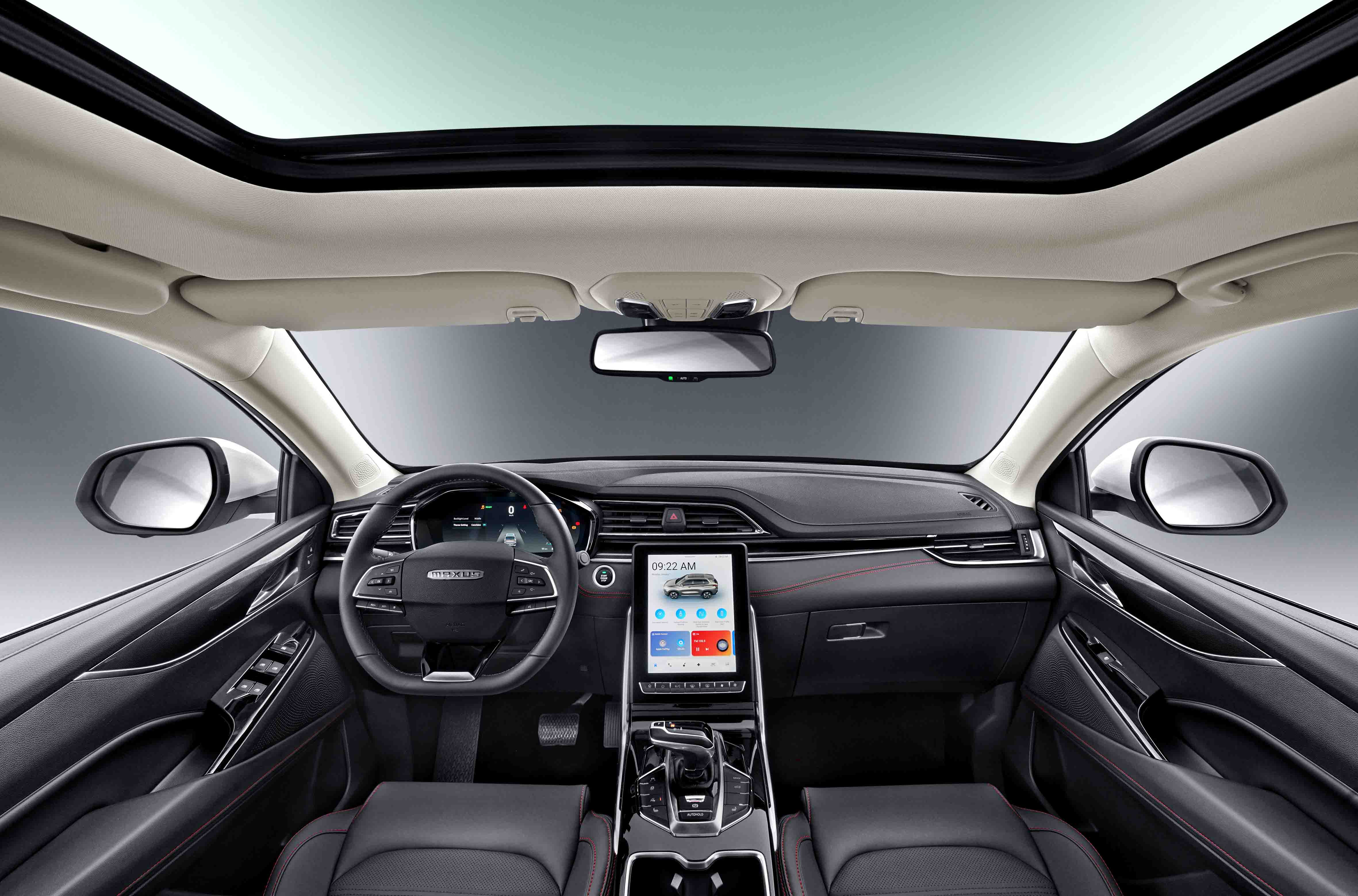 MAXUS EUNIQ6 PANORAMICA CABINA